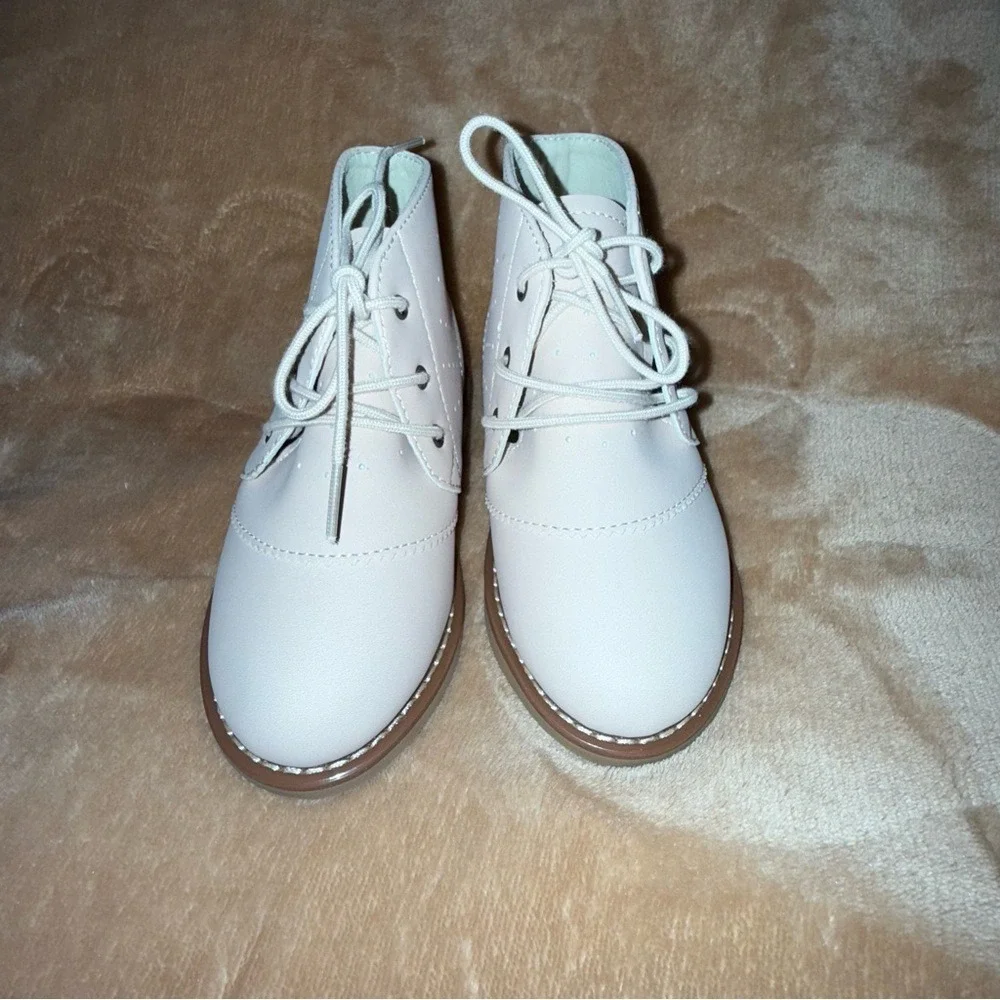 Rylee + Cru Kids Cream Faux Leather Lace Up Desert Ankle Boots Size 10